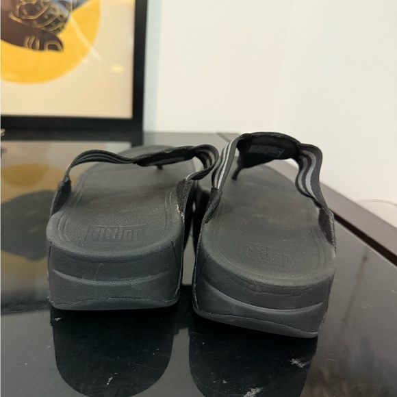 FitFlop Walkstar  Toe Post Sandals Women's Black Slip-On Wedge Comfort Size 6 - Picture 3 of 5